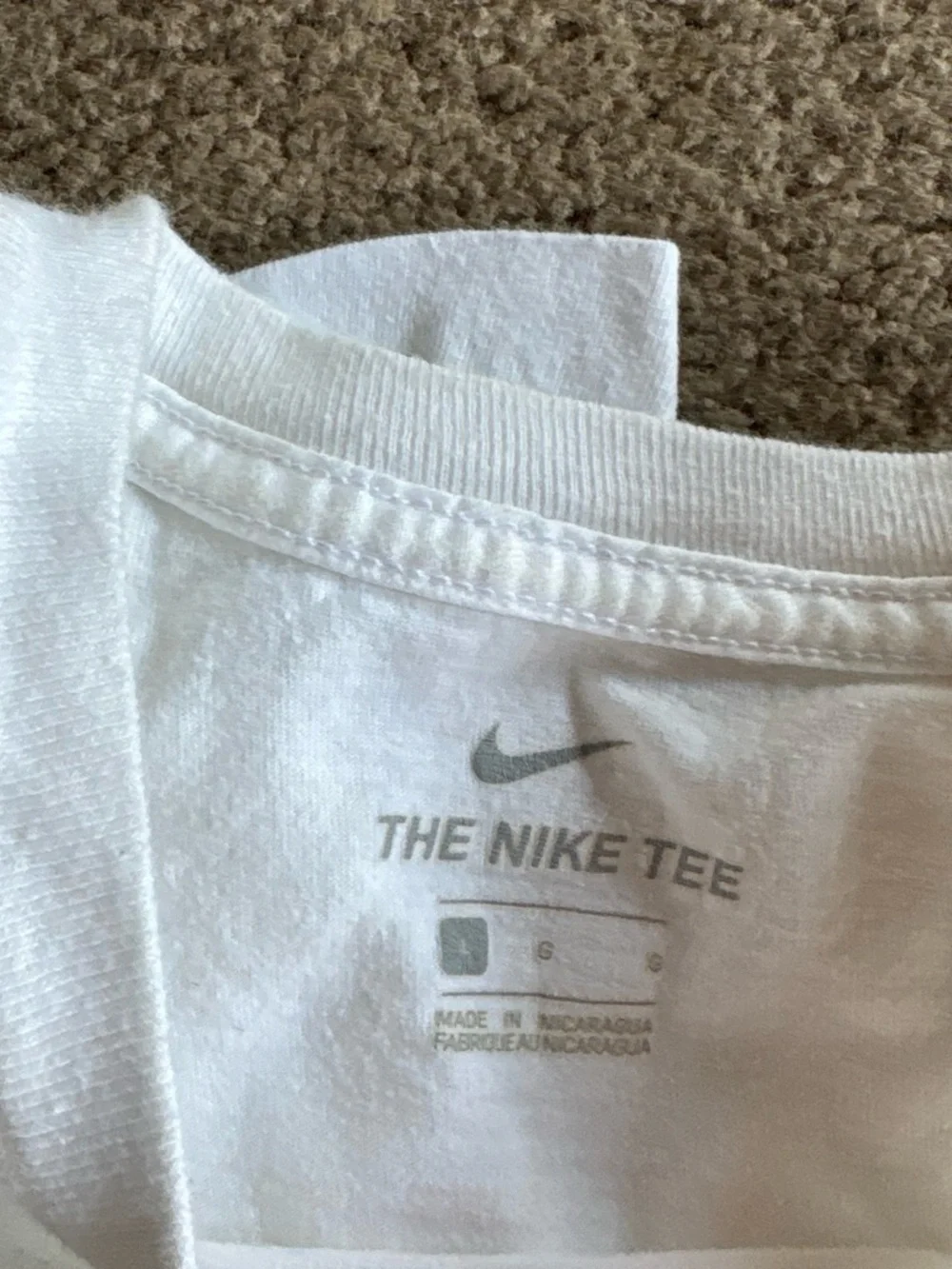 Nike Men’s Tshirt size L